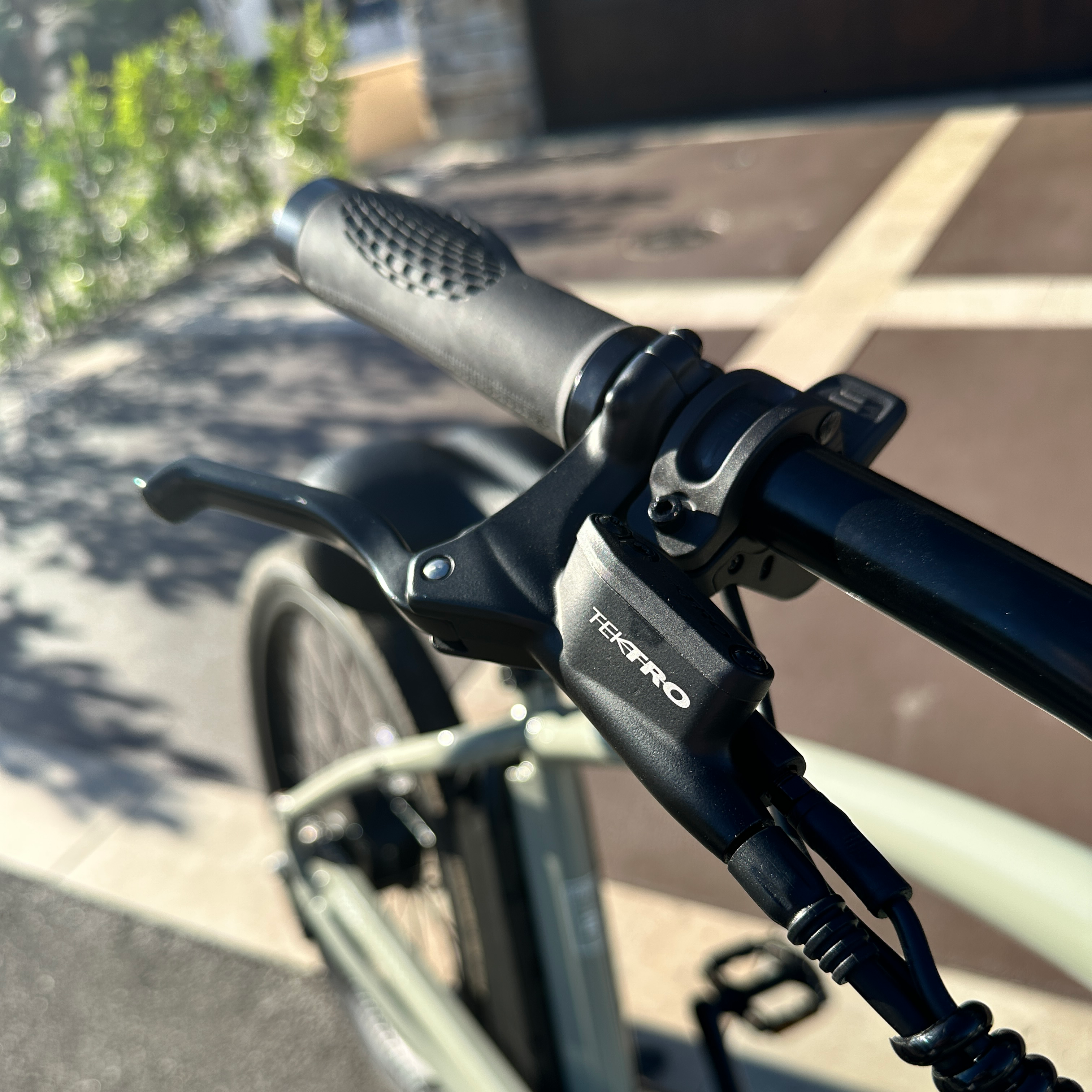 HBBC Men's Electric Cruiser - Putty