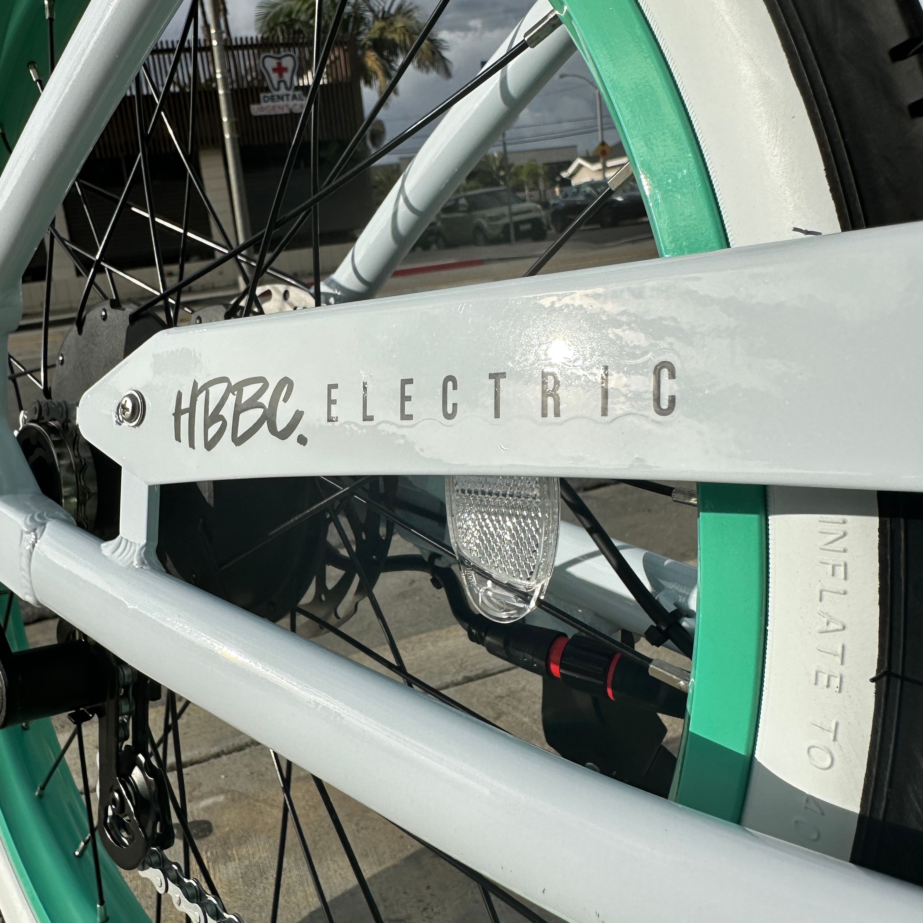 HBBC Women's Electric Cruiser - White/Mint