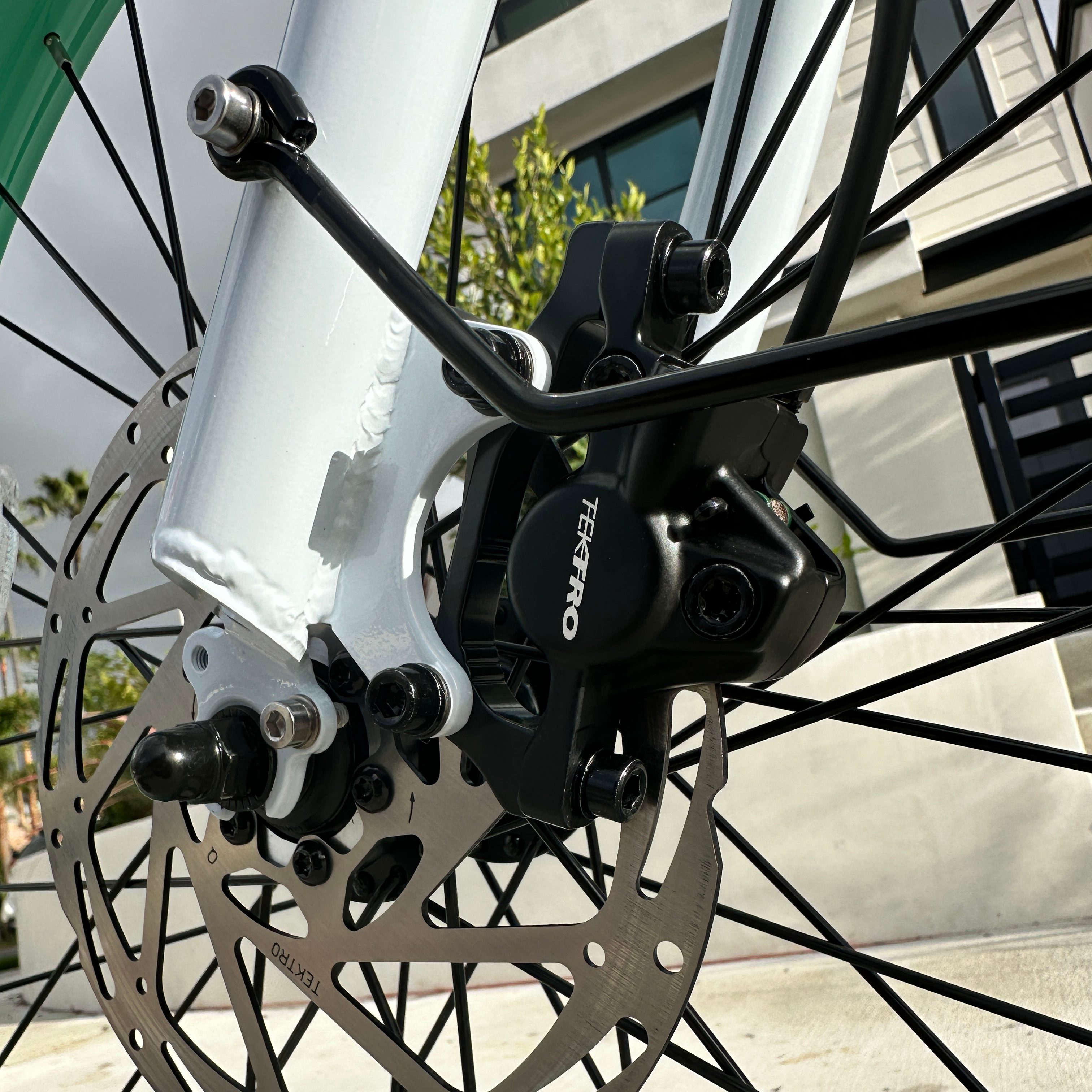 HBBC Women's Electric Cruiser - White/Mint