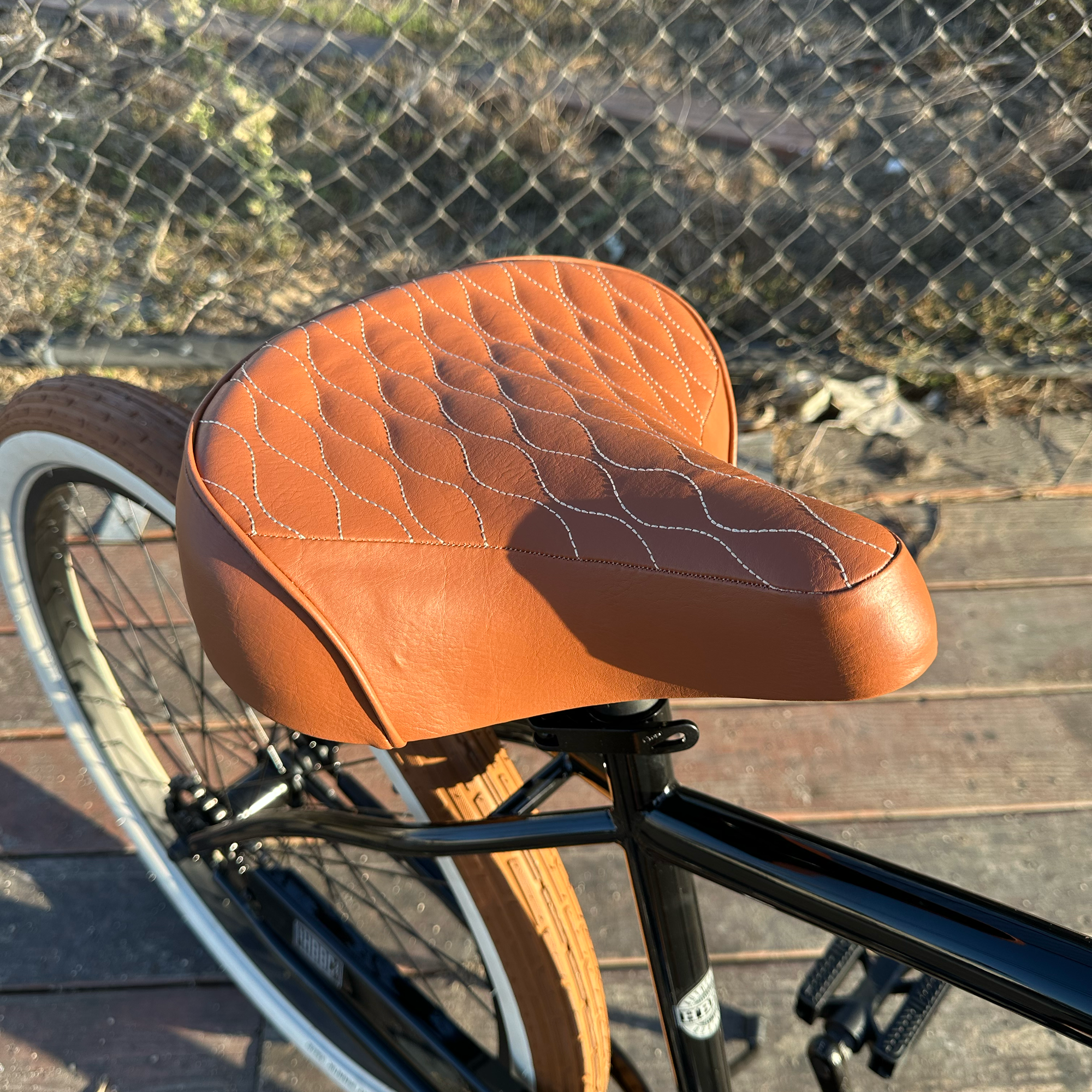 SADDLES / SEATS