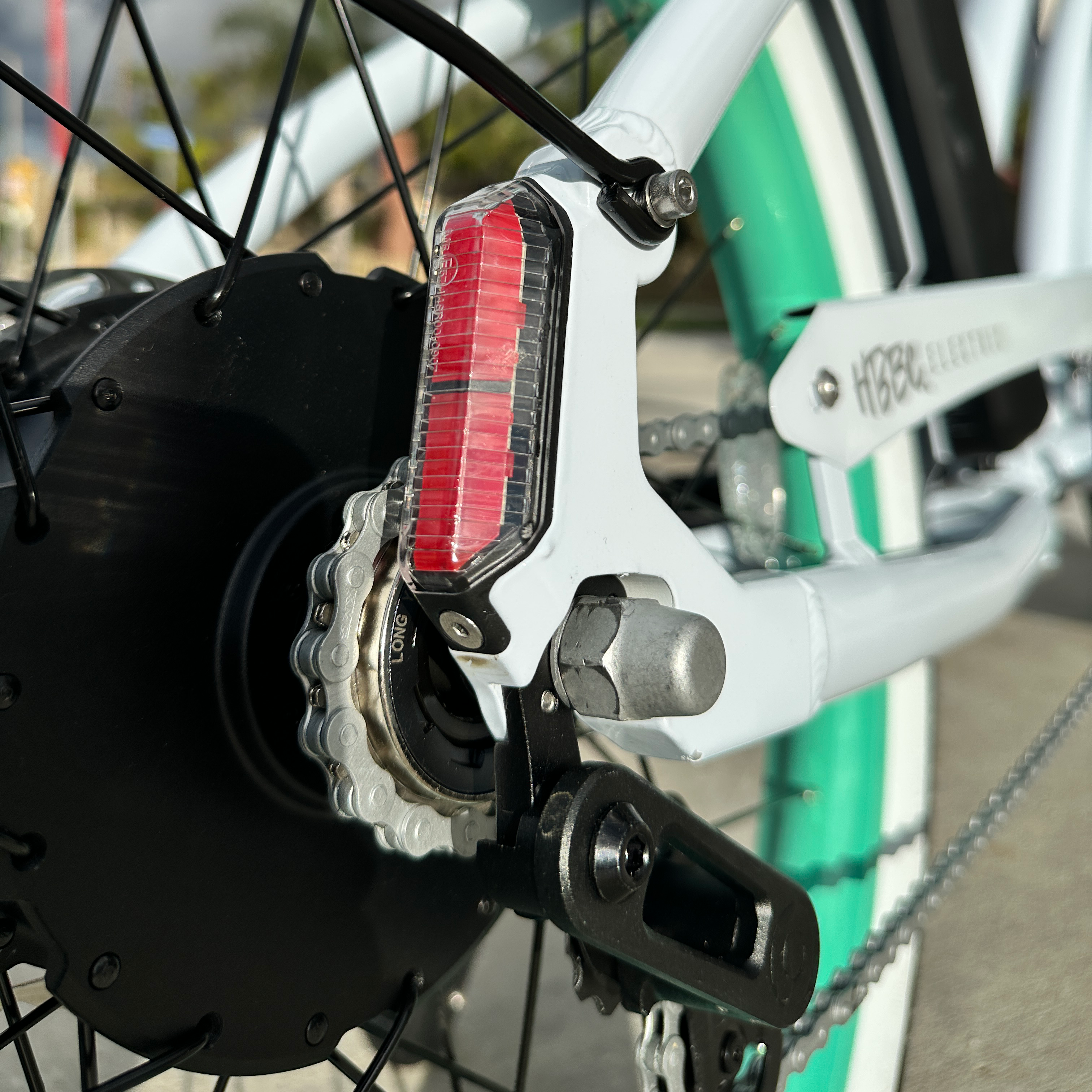 HBBC Women's Electric Cruiser - White/Mint