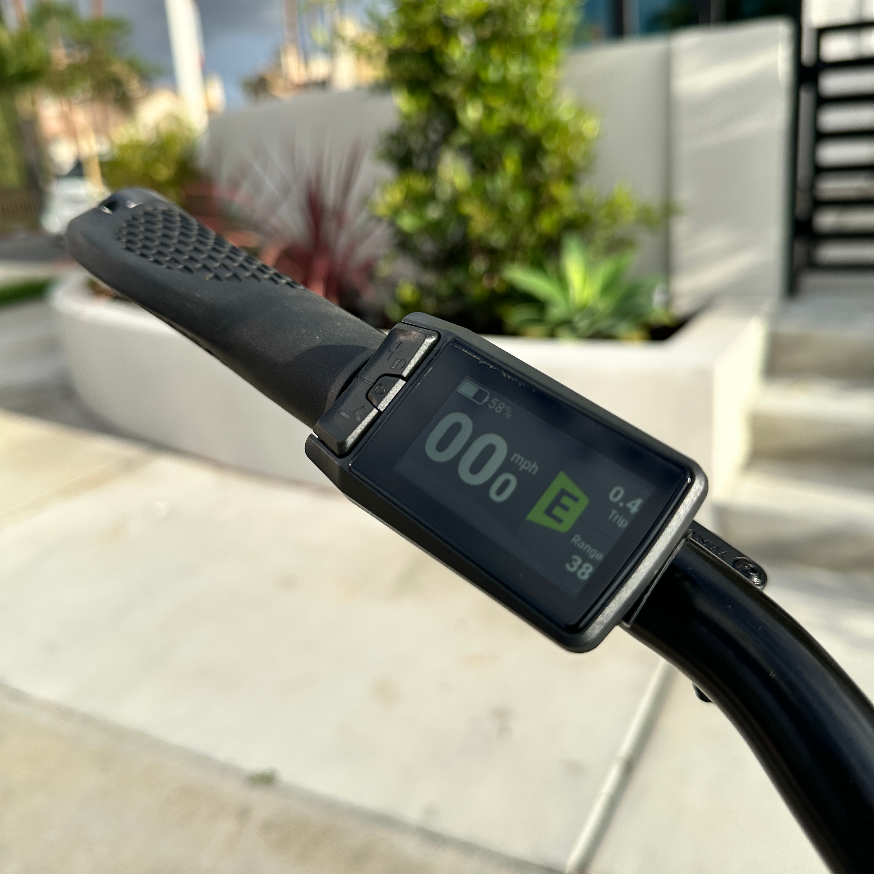 HBBC Women's Electric Cruiser - White/Mint