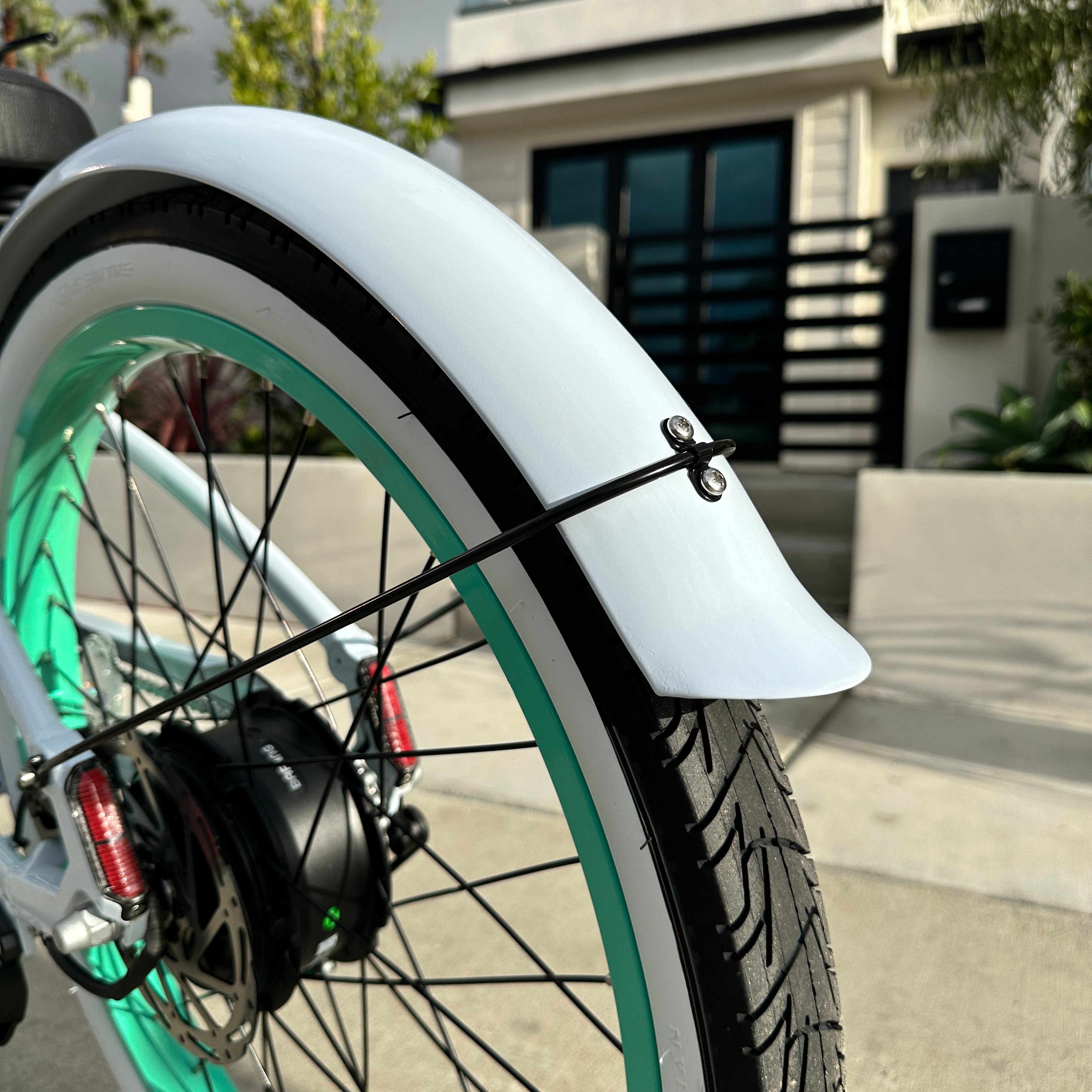 HBBC Women's Electric Cruiser - White/Mint