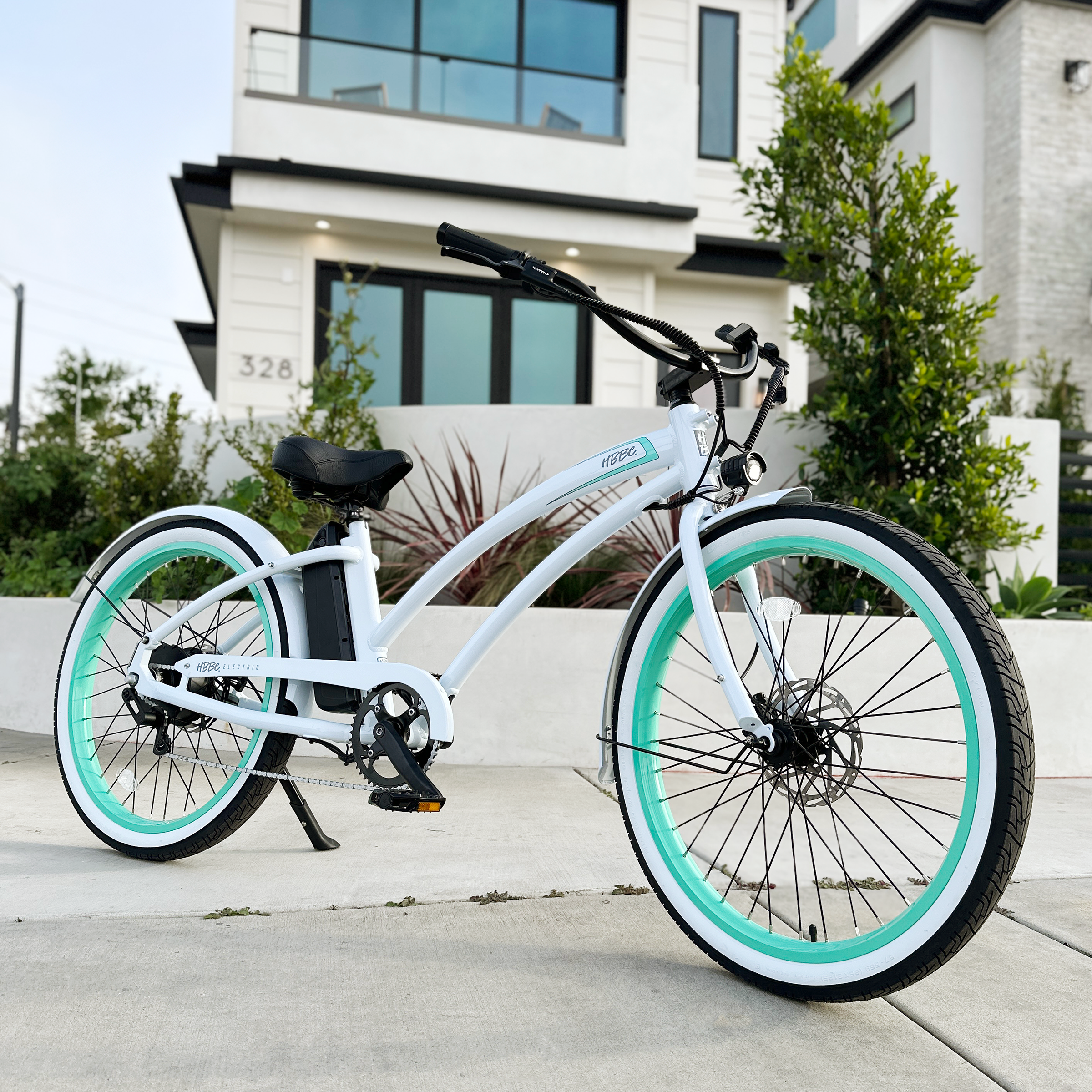 HBBC Women's Electric Cruiser – White/Mint | Huntington Beach