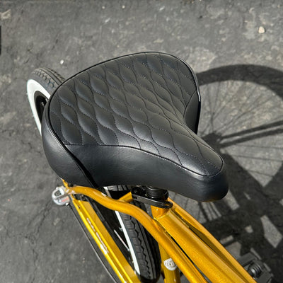 OLD SKOOL Men's 3-Speed Beach Cruiser Metallic Gold – seat detail